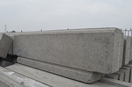 道牙子.jpg 道牙子.jpg